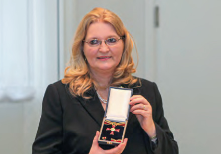 Katharina Stang hat 2011 das Bundesverdienstkreuz erhalten
